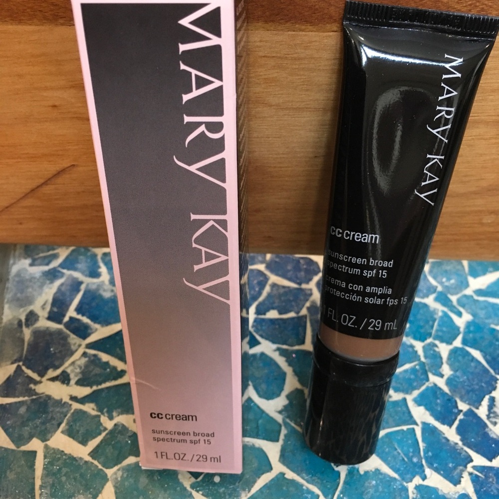 Last 1 Mary Kay CC Cream Sunscreen Broad Spectrum SPF 15 Very Deep